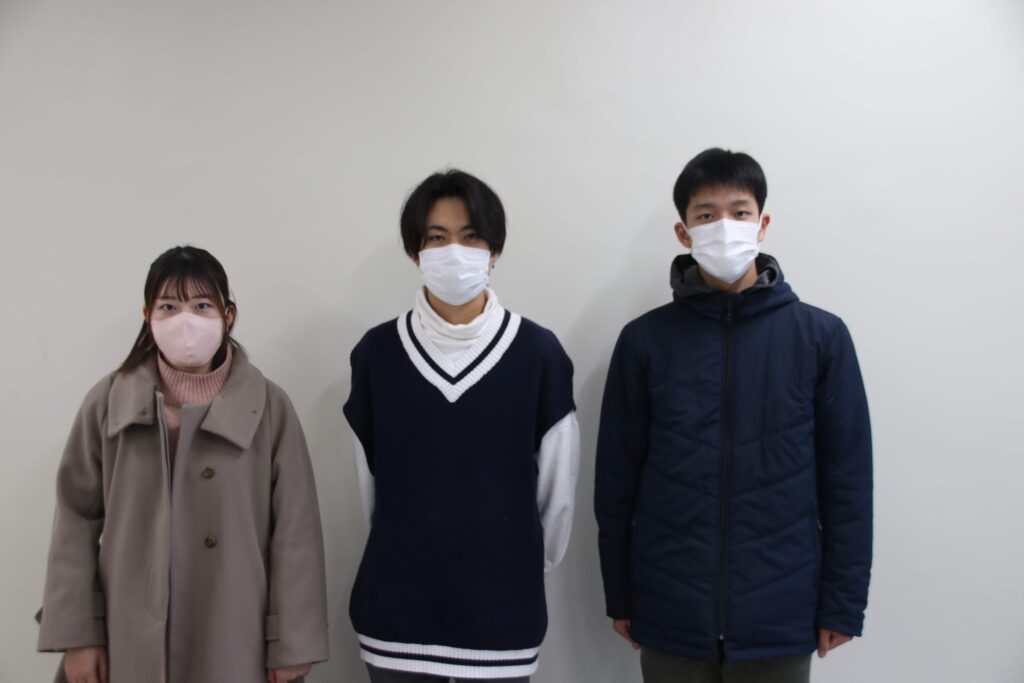 左から井上桜さん、関谷康太さん、山本雅博さん