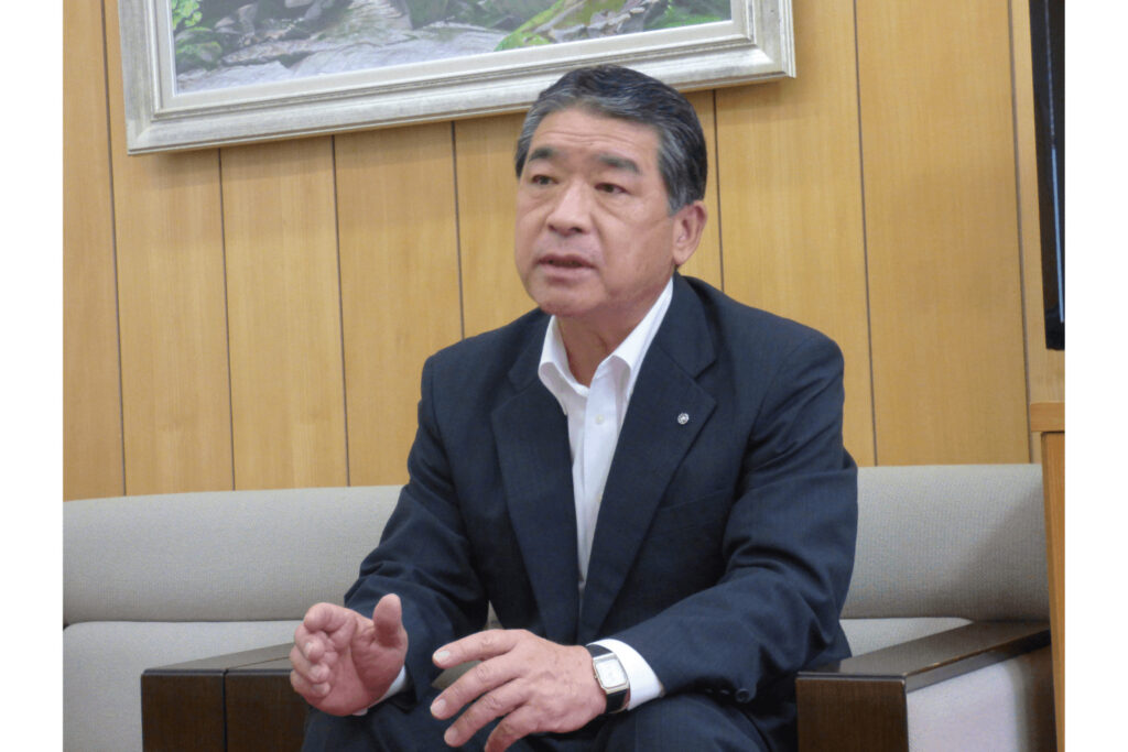 関根政雄鮫川村長