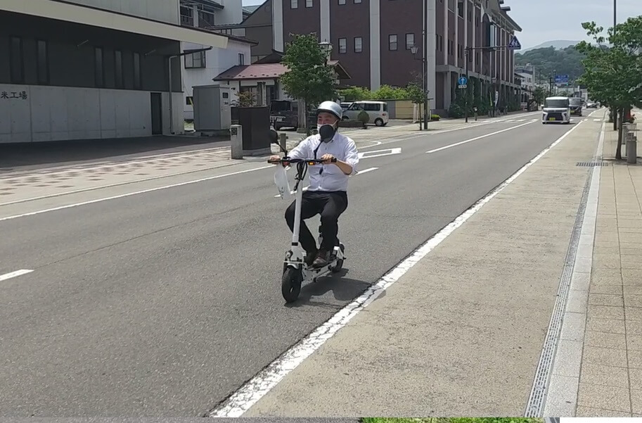 竹根通りで最高速度を出して上機嫌だったが……