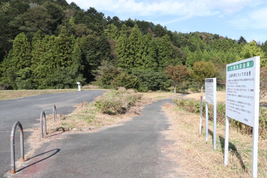 金品を持った犯人が車を乗り換えた新田川大原水辺公園（南相馬市）