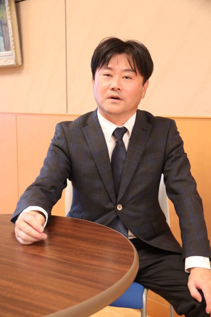 藤野圭史氏