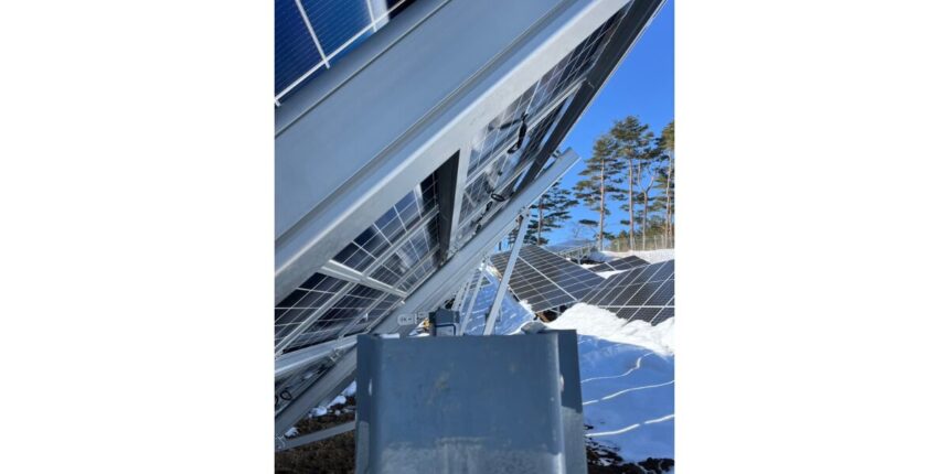 福島市松川で建設中のメガソーラーが雪で損壊