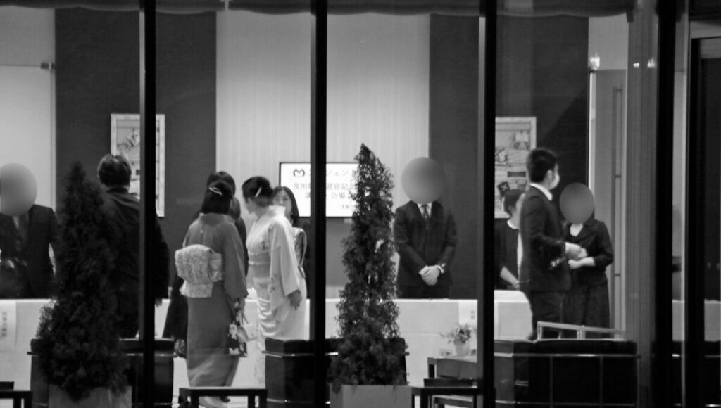 退任記念講演会の会場となったホテルは出席者でにぎわった