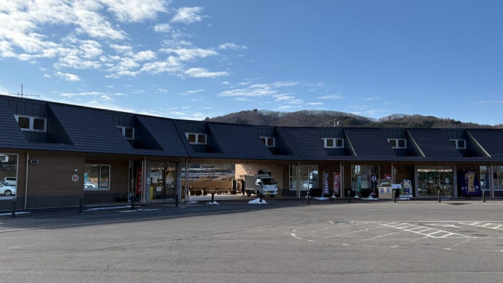 山木屋地区を象徴する復興拠点商業施設「とんやの郷」