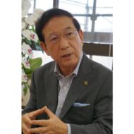 議会で紛糾した海外視察を取りやめていた鈴木白河市長