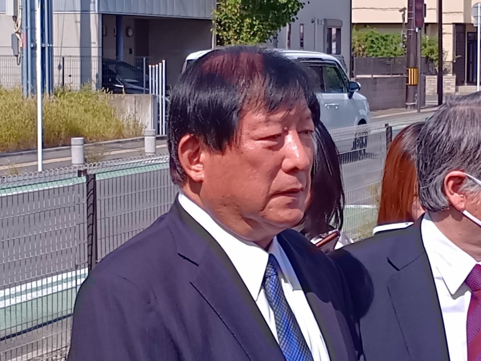 亀岡偉民氏